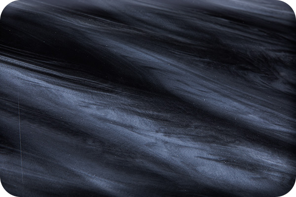 Nubes negras perlesc.